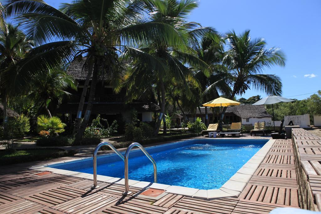 Ylang Hotel Ambondrona  Екстериор снимка