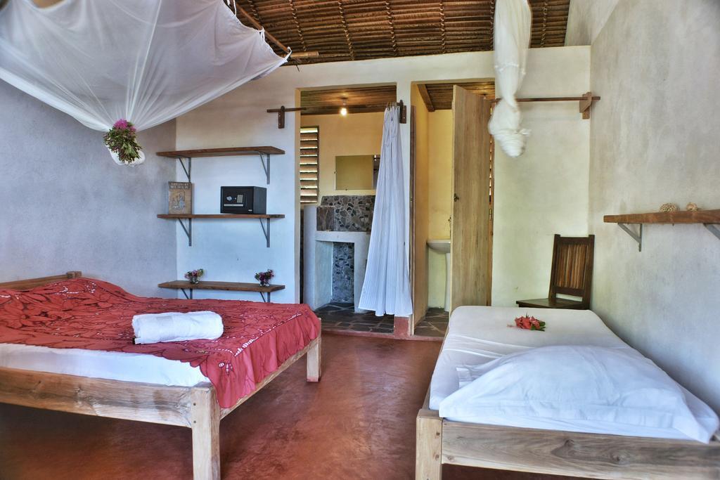 Ylang Hotel Ambondrona  Екстериор снимка