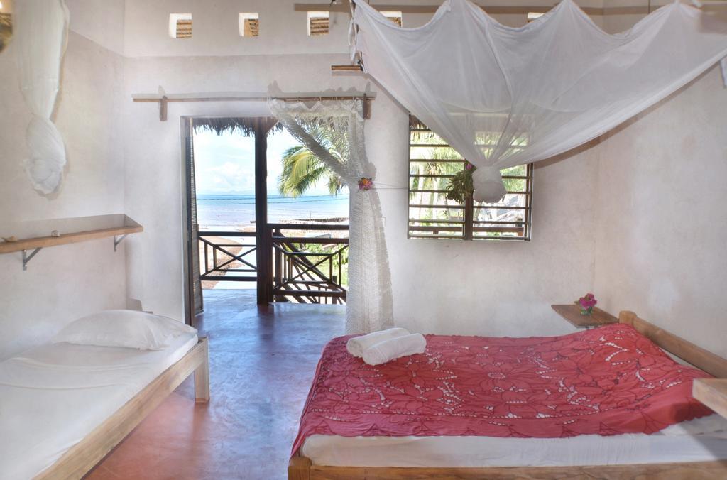 Ylang Hotel Ambondrona  Екстериор снимка