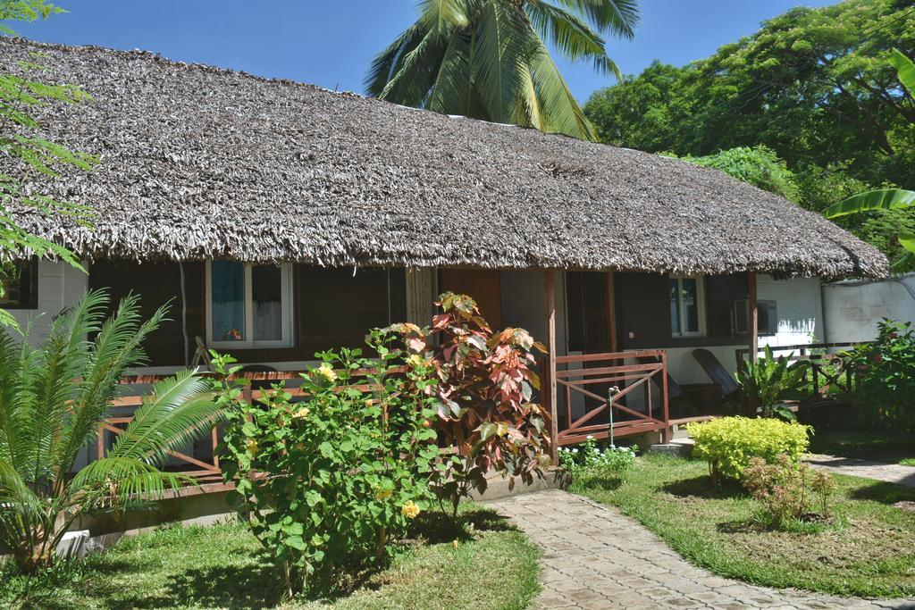 Ylang Hotel Ambondrona  Екстериор снимка