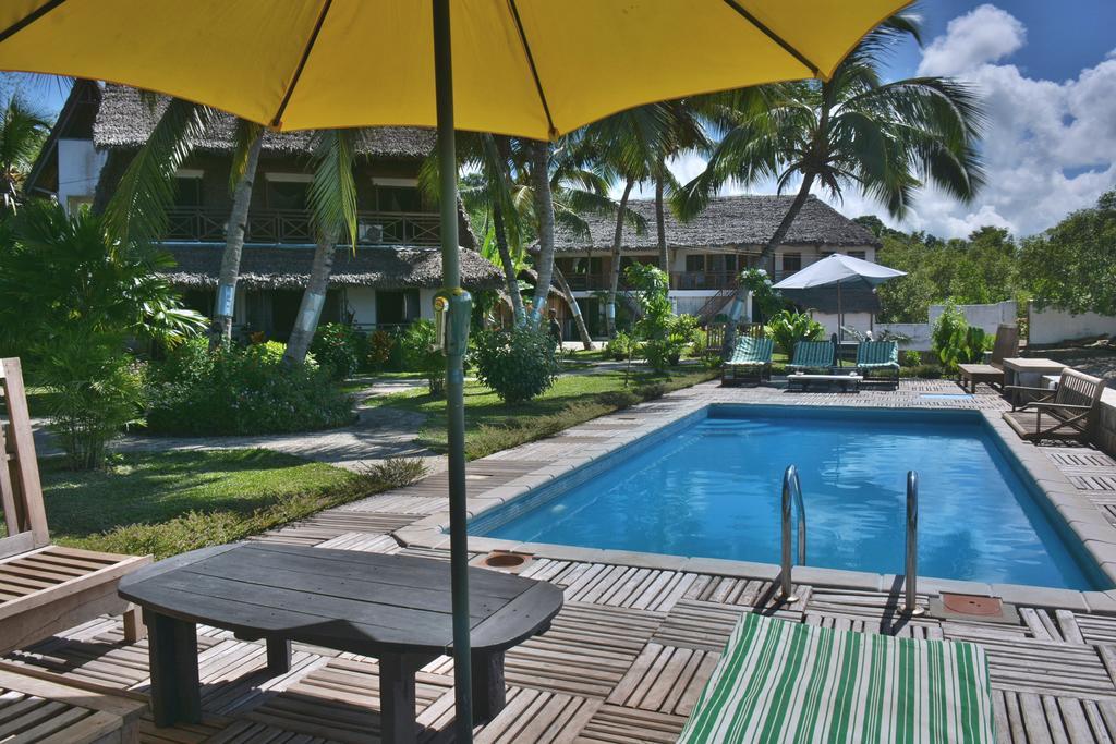 Ylang Hotel Ambondrona  Екстериор снимка