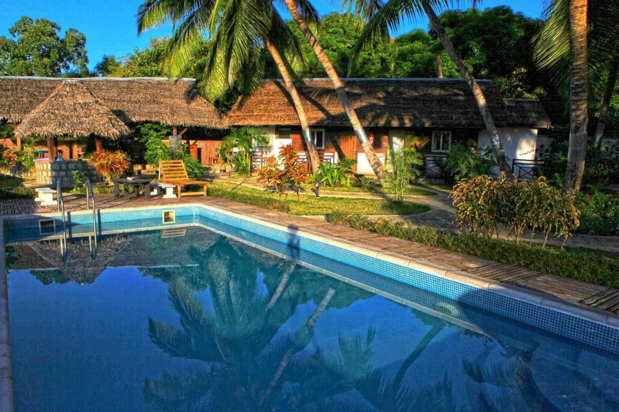 Ylang Hotel Ambondrona  Екстериор снимка